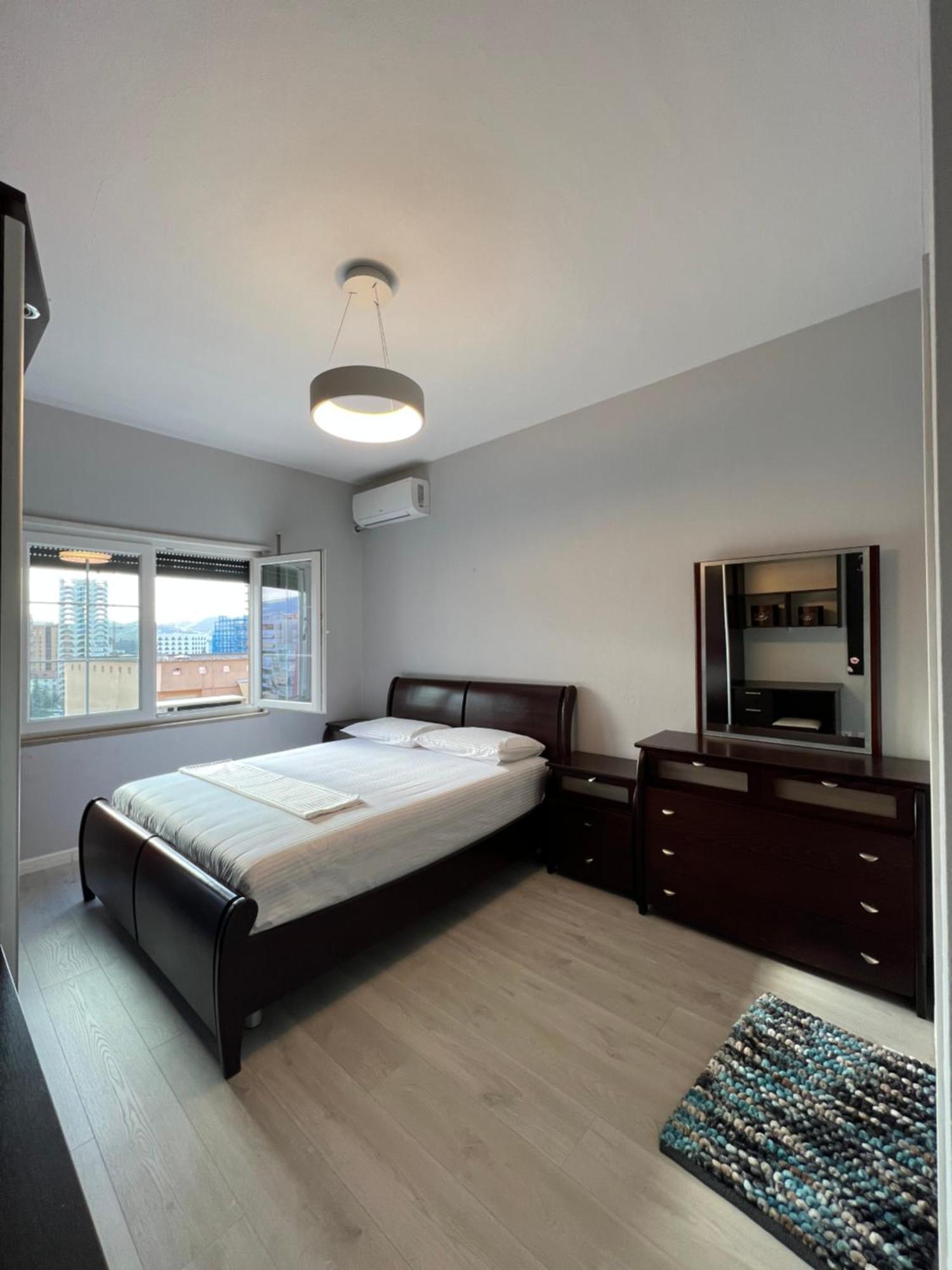 Tirana Gallery Apartment - City Center View Exterior photo